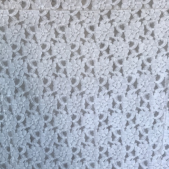 White lace button-up blouse - Picture 3 of 4